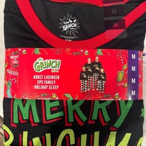 The Grinch Family Holiday Sleep Set